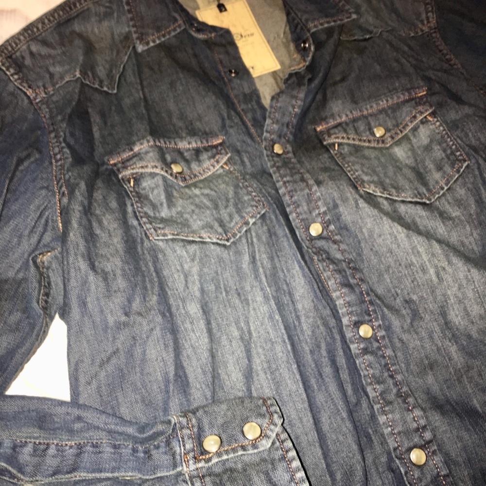 πβ€οΈ NWT TreVero Denim Pearl Snap New with Tags - Picture 3 of 6